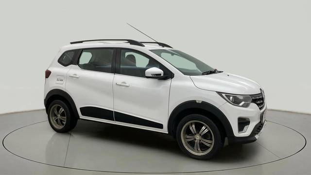 https://images10.gaadi.com/usedcar_image/4489400/original/43e0d869386ee73cd66258124503d787.jpg?imwidth=6400