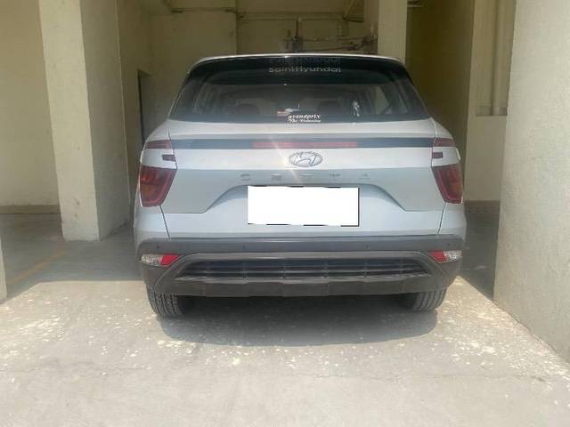 https://images10.gaadi.com/usedcar_image/4489438/original/processed_564e8a4c-29a2-46c9-8207-9feff1d1d613.jpg?imwidth=6402