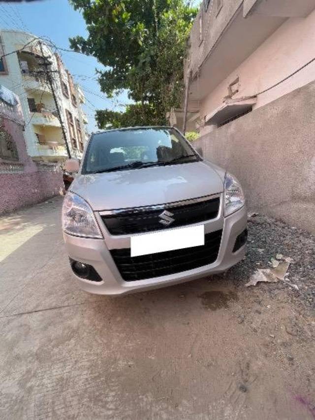 https://images10.gaadi.com/usedcar_image/4489454/original/processed_5a800a4a-2ada-42b5-a660-dbbc1b331546.jpeg?imwidth=6402