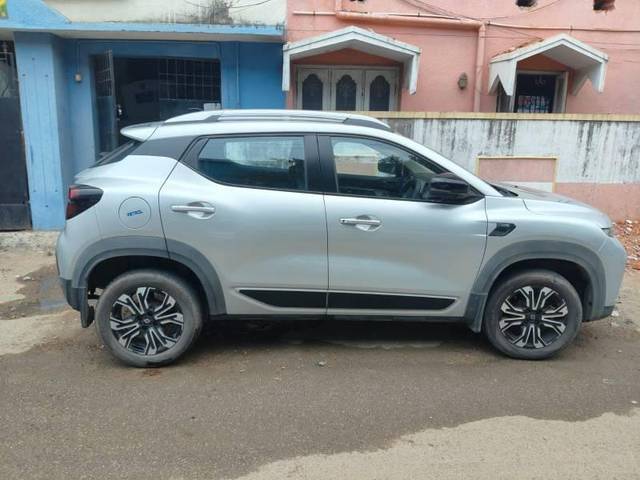 https://images10.gaadi.com/usedcar_image/4489490/original/processed_5100ef51-9339-4121-87dd-37b2c7f172e6.jpeg?imwidth=6401