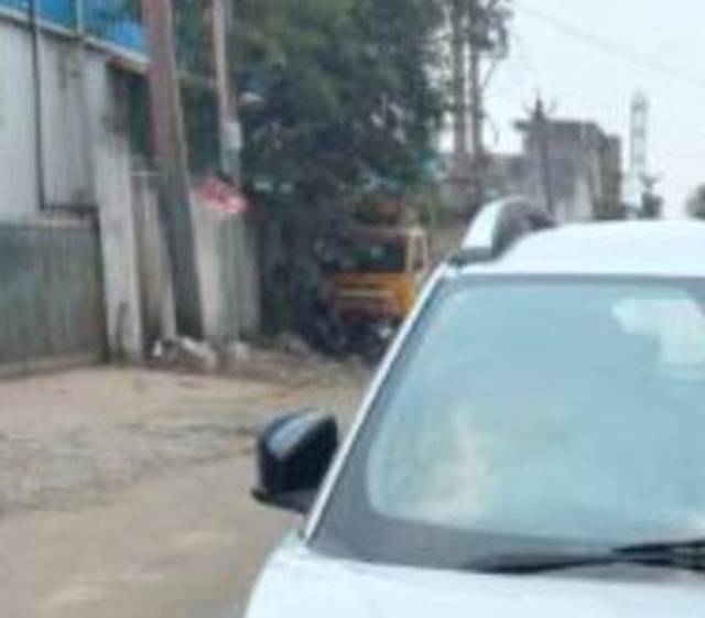https://images10.gaadi.com/usedcar_image/4489490/original/processed_c5f06033-aa25-408a-bc32-9644021a4b7d.jpeg?imwidth=6400