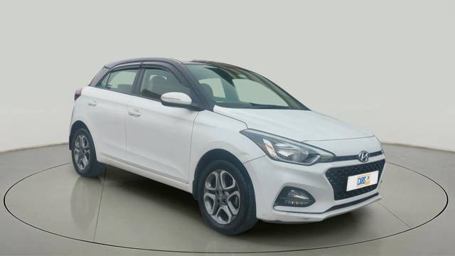 https://images10.gaadi.com/usedcar_image/4489616/original/f5e9c1ba46326a99df89fce970d8777c.jpg?imwidth=6400