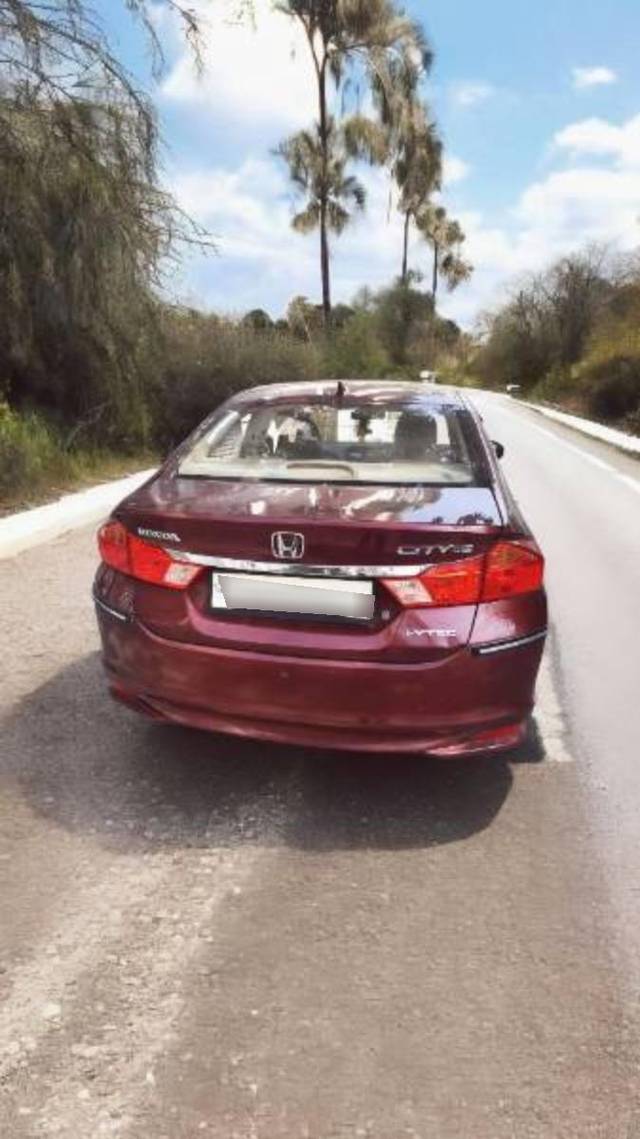 https://images10.gaadi.com/usedcar_image/4489649/original/processed_d8bf57d7-1a49-4889-940a-a02fb82353d2.jpg?imwidth=6401