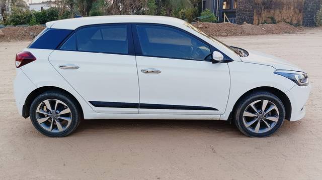 https://images10.gaadi.com/usedcar_image/4489713/original/c2f4dd6875b0ffe76f00a2c0778ddf4d.jpg?imwidth=6401