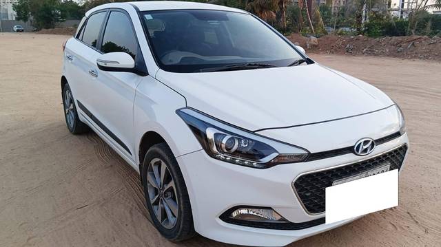 https://images10.gaadi.com/usedcar_image/4489713/original/processed_d0ea1c25ae5a61000c5798b68ea0b59d.jpg?imwidth=6400