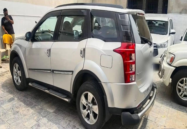 https://images10.gaadi.com/usedcar_image/4489764/original/98dcc2b8-0d61-40e6-b4bb-5c1fea4cfc76.?imwidth=6401