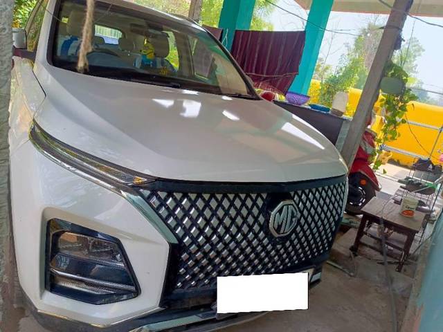 https://images10.gaadi.com/usedcar_image/4489899/original/processed_f94d3bef-06fc-4c23-a875-f0334d69eef6.jpg?imwidth=6401