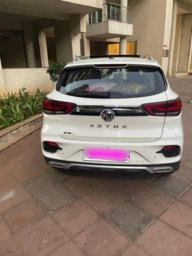 https://images10.gaadi.com/usedcar_image/4489992/original/processed_486cce8b-0f04-4550-85ea-33cea7366a43.jpg?imwidth=6401