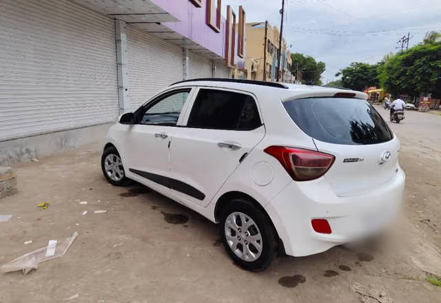 https://images10.gaadi.com/usedcar_image/4490019/original/e7586dd6-a1b6-4a1c-8417-95ba90e61f6b.?imwidth=6401