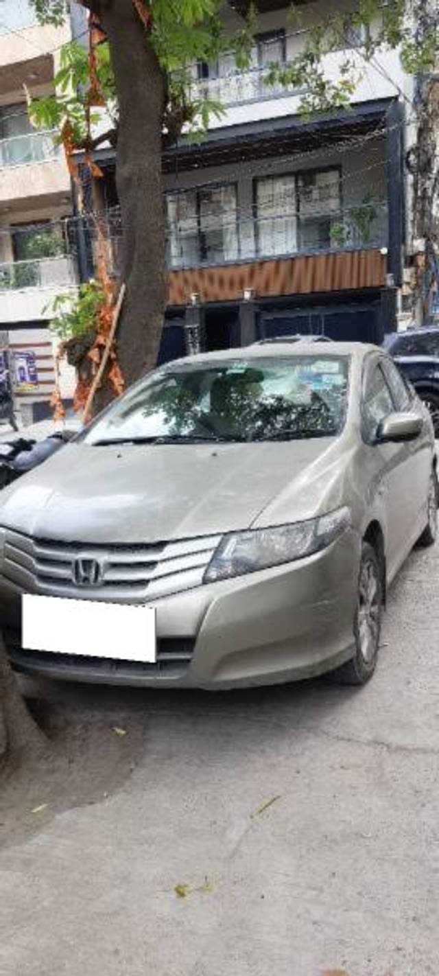 https://images10.gaadi.com/usedcar_image/4490033/original/processed_c31cdc85-6960-4b82-8222-0ad5b29aaac2.jpg?imwidth=6400