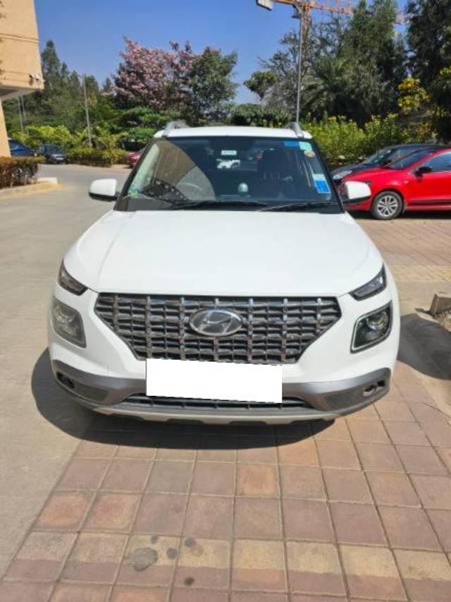 https://images10.gaadi.com/usedcar_image/4490052/original/processed_c40455f1-287c-45fb-9c03-43d5269d18a5.jpg?imwidth=6402