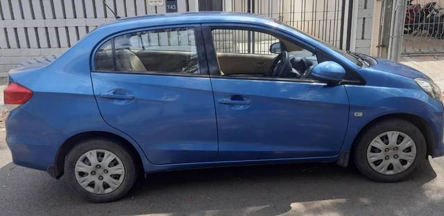 https://images10.gaadi.com/usedcar_image/4490091/original/processed_1b0e3683-768e-42bd-9588-e07ab6ef6e54.jpg?imwidth=6401