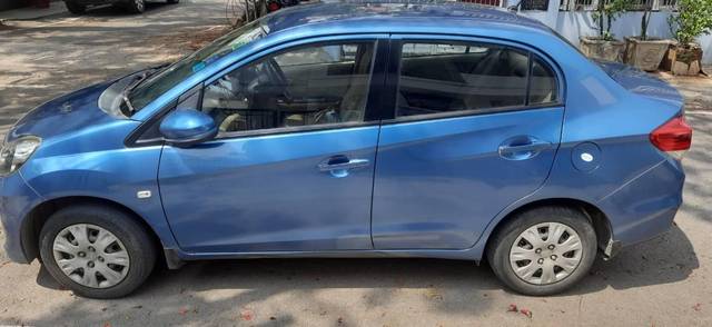 https://images10.gaadi.com/usedcar_image/4490091/original/processed_520ced2f-f023-4c88-9a3e-5bfca43c2897.jpg?imwidth=6400