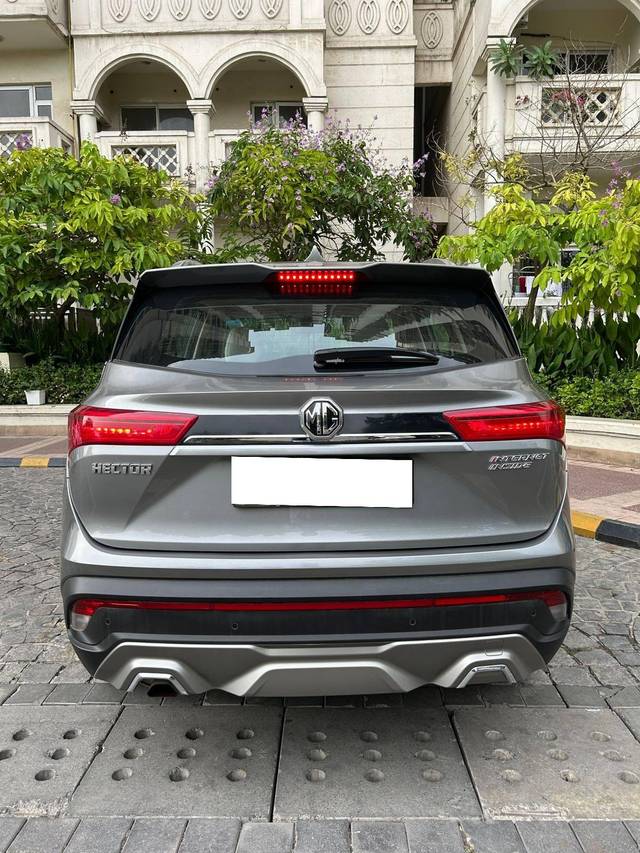 https://images10.gaadi.com/usedcar_image/4490114/original/processed_13d2b17d255c39388a6a5f57d2f0ad74.jpg?imwidth=6402