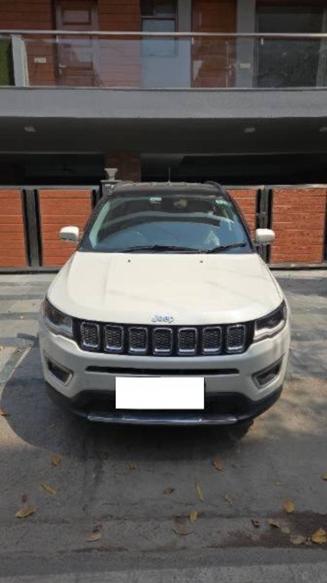 https://images10.gaadi.com/usedcar_image/4490164/original/processed_5ea334e6-af40-41a6-90c8-f1c68580527d.jpg?imwidth=6400