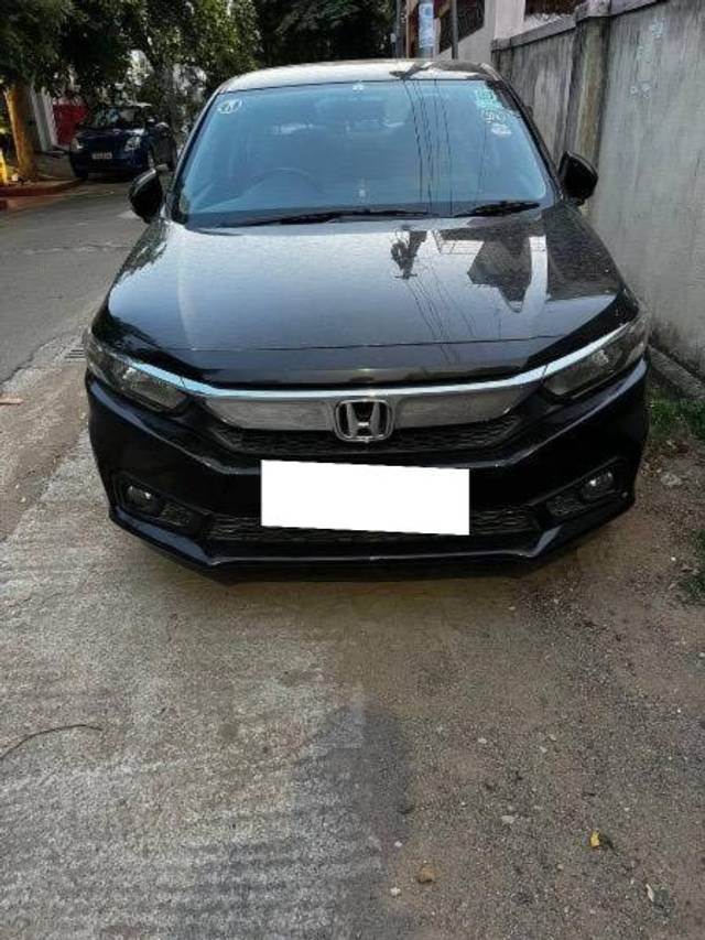 https://images10.gaadi.com/usedcar_image/4490248/original/processed_7f92d06c-9800-4e6d-bda0-734734efa974.jpeg?imwidth=6400