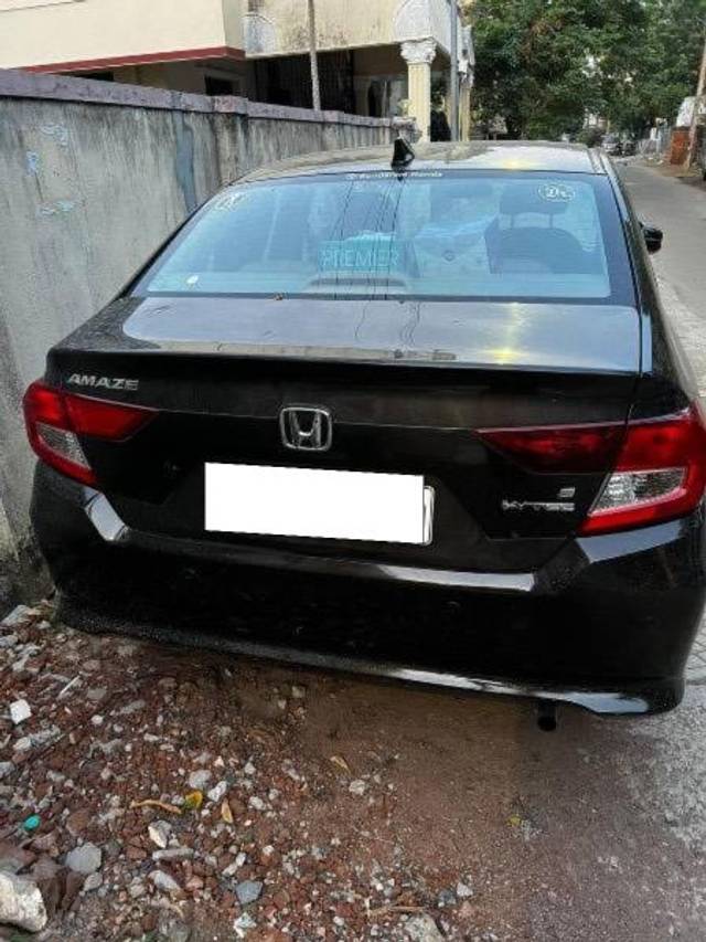 https://images10.gaadi.com/usedcar_image/4490248/original/processed_9cde0a64-aa15-4b77-b1eb-4d9ebeffbea9.jpeg?imwidth=6402