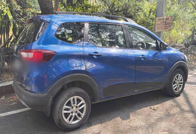 https://images10.gaadi.com/usedcar_image/4490249/original/6848dc2b-6d80-43cb-baeb-0679f7cdd76c.?imwidth=6400