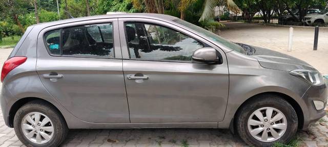 https://images10.gaadi.com/usedcar_image/4490401/original/processed_66f37de0-0736-4319-9a31-6f9c714e3848.jpg?imwidth=6401