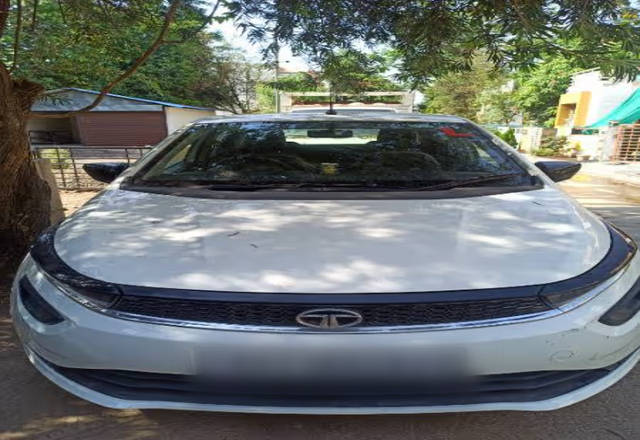 https://images10.gaadi.com/usedcar_image/4490661/original/faf2c7e3-2e95-4097-9a0e-6823092c3f27.?imwidth=6400