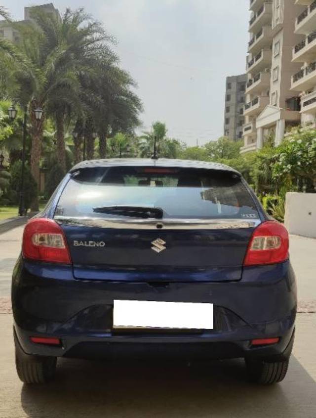 https://images10.gaadi.com/usedcar_image/4490698/original/processed_e9b2b99d-afdf-4715-9f33-1a1880dd8a01.jpeg?imwidth=6402