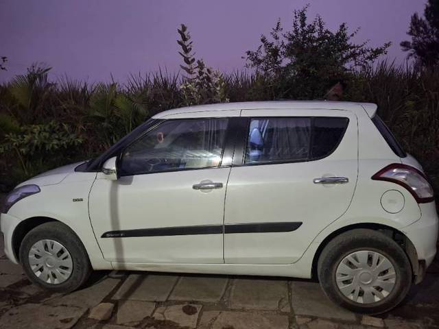 https://images10.gaadi.com/usedcar_image/4490707/original/processed_652e699f-53da-4fda-819e-2c23519ba6b1.jpg?imwidth=6401