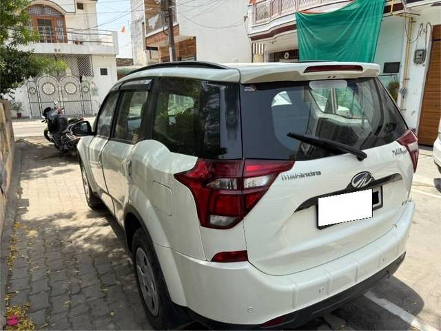 https://images10.gaadi.com/usedcar_image/4490742/original/processed_a766ad61-d4d3-4e0a-b470-7d68194e4273.jpeg?imwidth=6401