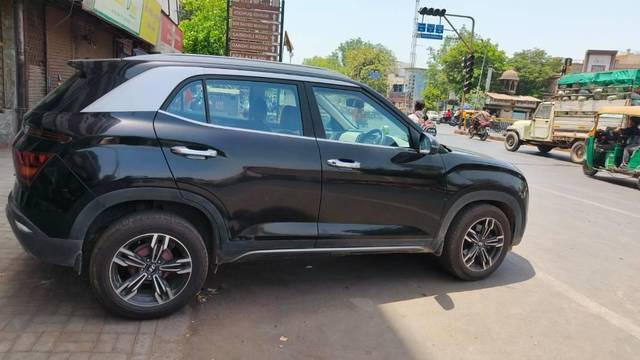 https://images10.gaadi.com/usedcar_image/4490832/original/processed_11ab24f7-18e5-4d01-b39d-ef397b9f46ef.jpg?imwidth=6402