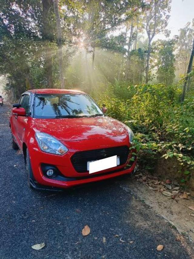 https://images10.gaadi.com/usedcar_image/4490980/original/processed_a6482633-4c5e-4154-8a6a-b76726f77cdb.jpg?imwidth=6400
