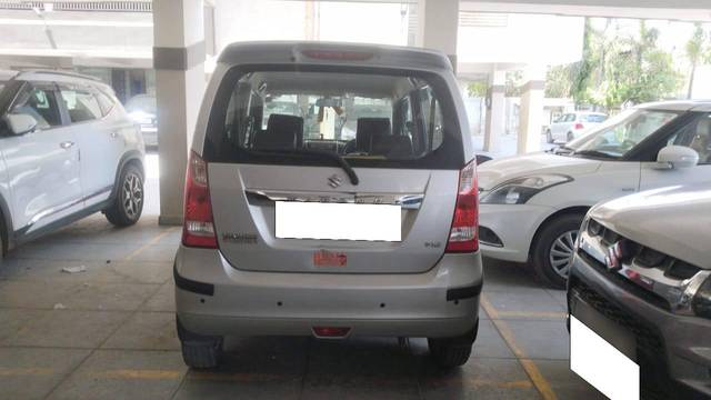 https://images10.gaadi.com/usedcar_image/4490984/original/processed_4cc5e827-454e-403d-aa4e-0b98f1b2ad6c.jpg?imwidth=6400