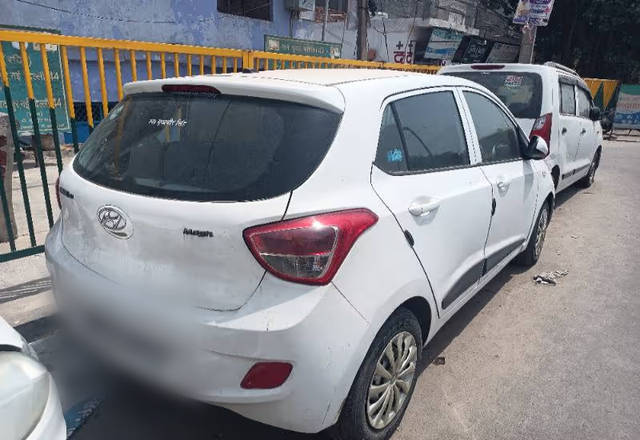 https://images10.gaadi.com/usedcar_image/4491025/original/88fafb9e-4e39-413b-bbb9-76a3e96dae47.?imwidth=6402