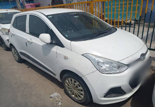 https://images10.gaadi.com/usedcar_image/4491107/original/c232d54c-e715-4fda-a64b-e00b34a09610.?imwidth=6400