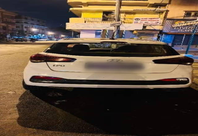 https://images10.gaadi.com/usedcar_image/4491220/original/693cb42f-6bc5-493a-8825-a470261d7ee7.?imwidth=6402