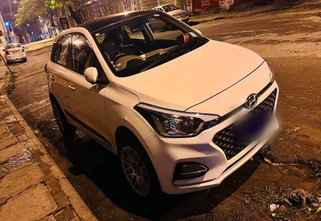 https://images10.gaadi.com/usedcar_image/4491220/original/f97595ea-71ed-4d5c-9e36-c5b0b6fb567e.?imwidth=6400