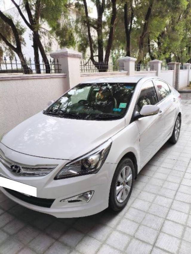 https://images10.gaadi.com/usedcar_image/4491295/original/processed_043e2224-020d-4005-a265-a44c532cc8a2.jpg?imwidth=6400