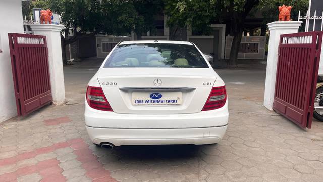 https://images10.gaadi.com/usedcar_image/4491362/original/processed_066556682aefa78fd985b3d0662c97a2.jpeg?imwidth=6401