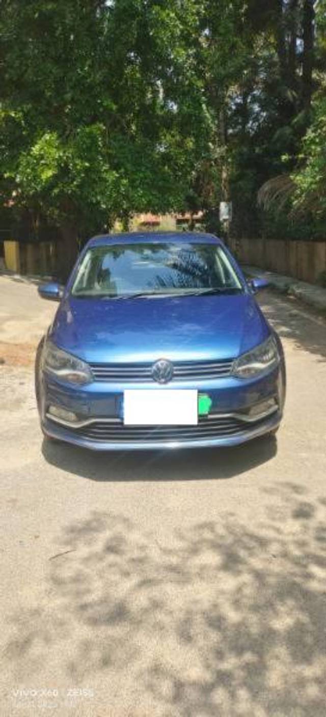 https://images10.gaadi.com/usedcar_image/4491434/original/processed_96c719b5-cf12-4aa1-92ee-7d1f94829d8f.jpg?imwidth=6401