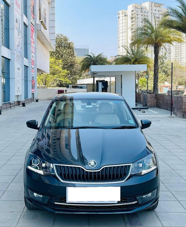 https://images10.gaadi.com/usedcar_image/4491508/original/processed_f6c8ff420934e867f063848ce6d8f9b1.jpg?imwidth=6400