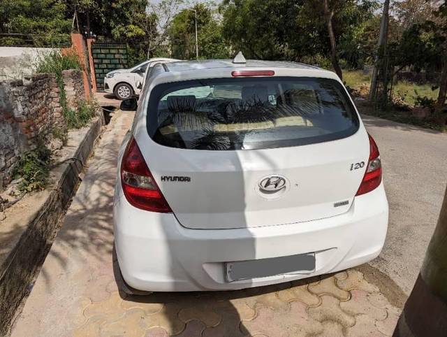 https://images10.gaadi.com/usedcar_image/4491597/original/processed_54eb34a9-46ff-4673-ab99-f1e07d0cbf90.jpg?imwidth=6402
