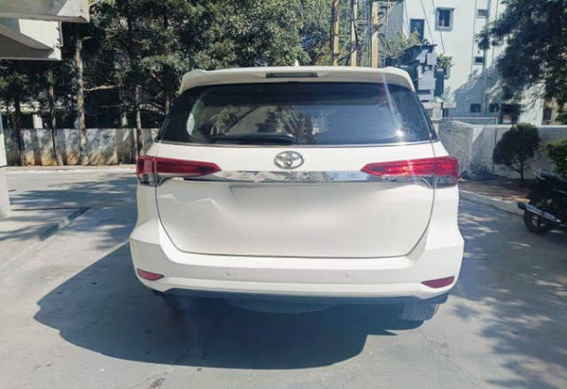https://images10.gaadi.com/usedcar_image/4491887/original/bf5acd17-1e7b-4dcc-9c57-2a4d94523d52.?imwidth=6401