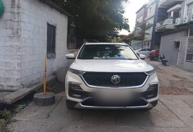 https://images10.gaadi.com/usedcar_image/4491982/original/57281d75-cdee-440b-9f2f-0a5c2bd0fc1a.?imwidth=6400