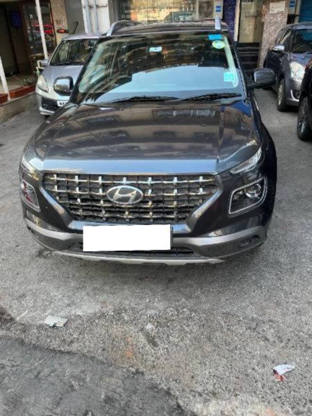 https://images10.gaadi.com/usedcar_image/4491991/original/processed_b78ce465-54cf-40f6-8a13-2d59978a914c.jpeg?imwidth=6400
