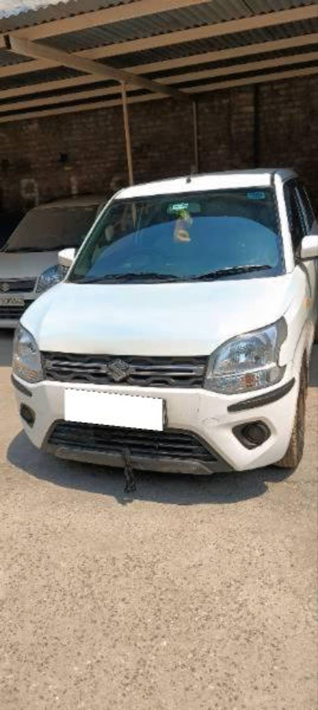 https://images10.gaadi.com/usedcar_image/4492076/original/processed_44b119a2-507c-4695-9001-454aa0b0baa8.jpg?imwidth=6400