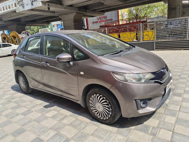 https://images10.gaadi.com/usedcar_image/4492126/original/a52dc658b57baf8e6c73a63c6dd991f1.jpg?imwidth=6400