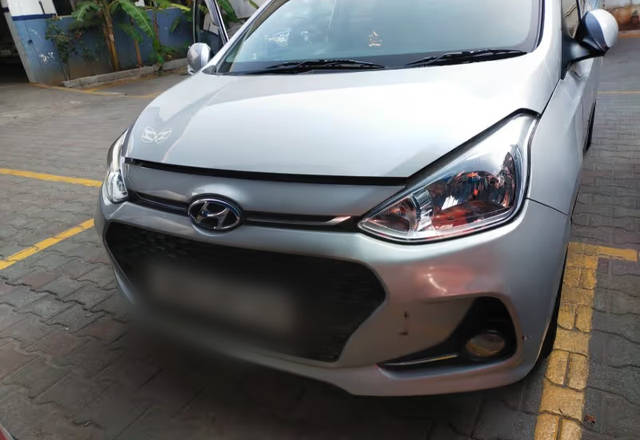 https://images10.gaadi.com/usedcar_image/4492131/original/174fc1b4-a88e-4de4-a3d5-b9732e553f1d.?imwidth=6401