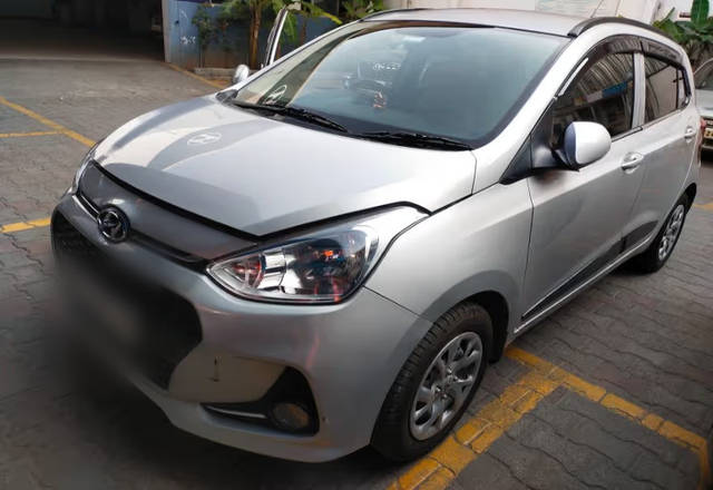 https://images10.gaadi.com/usedcar_image/4492131/original/f26e4270-7b52-4053-afc9-70d8dd1e0f10.?imwidth=6400