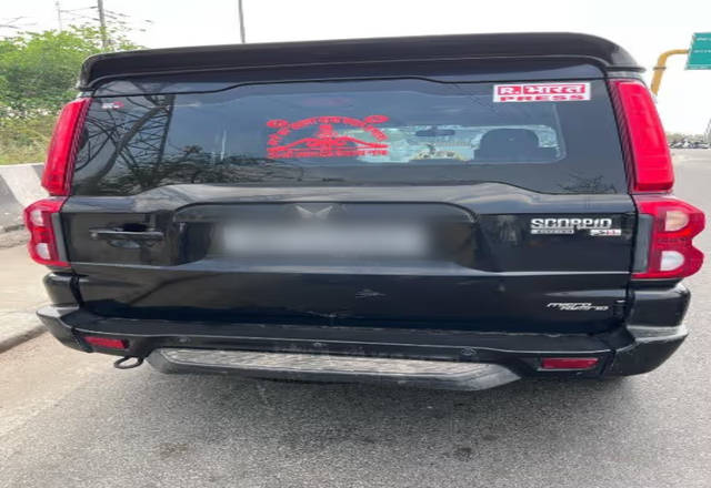 https://images10.gaadi.com/usedcar_image/4492133/original/107be160-e5b2-491f-b62e-eb0ecb8bdbbd.?imwidth=6402