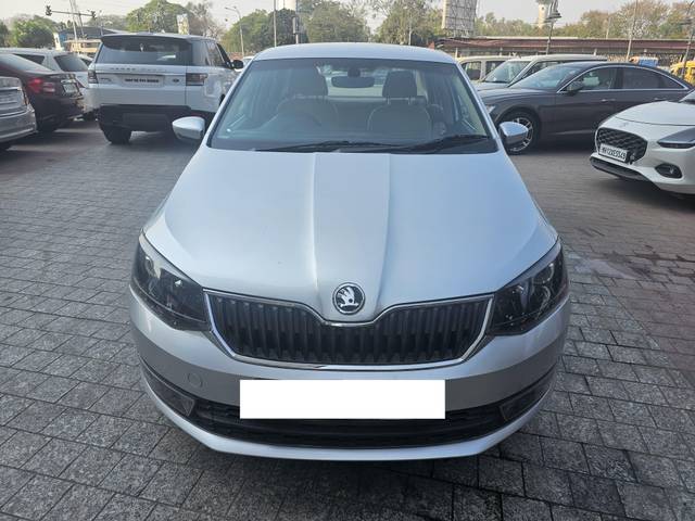 https://images10.gaadi.com/usedcar_image/4492277/original/processed_475bd65fbd2a68ef573679715dd29d33.jpg?imwidth=6400