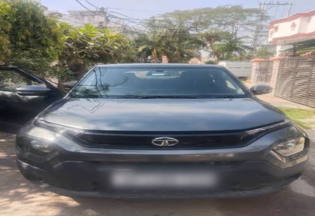 https://images10.gaadi.com/usedcar_image/4492317/original/a559e740-7eb4-4eae-8775-374e12d122ec.?imwidth=6400