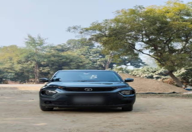 https://images10.gaadi.com/usedcar_image/4492317/original/d43aa701-ee52-4f91-899a-2b3ecf02bda7.?imwidth=6401